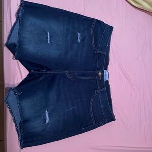 NY TRENDS 4 shorts